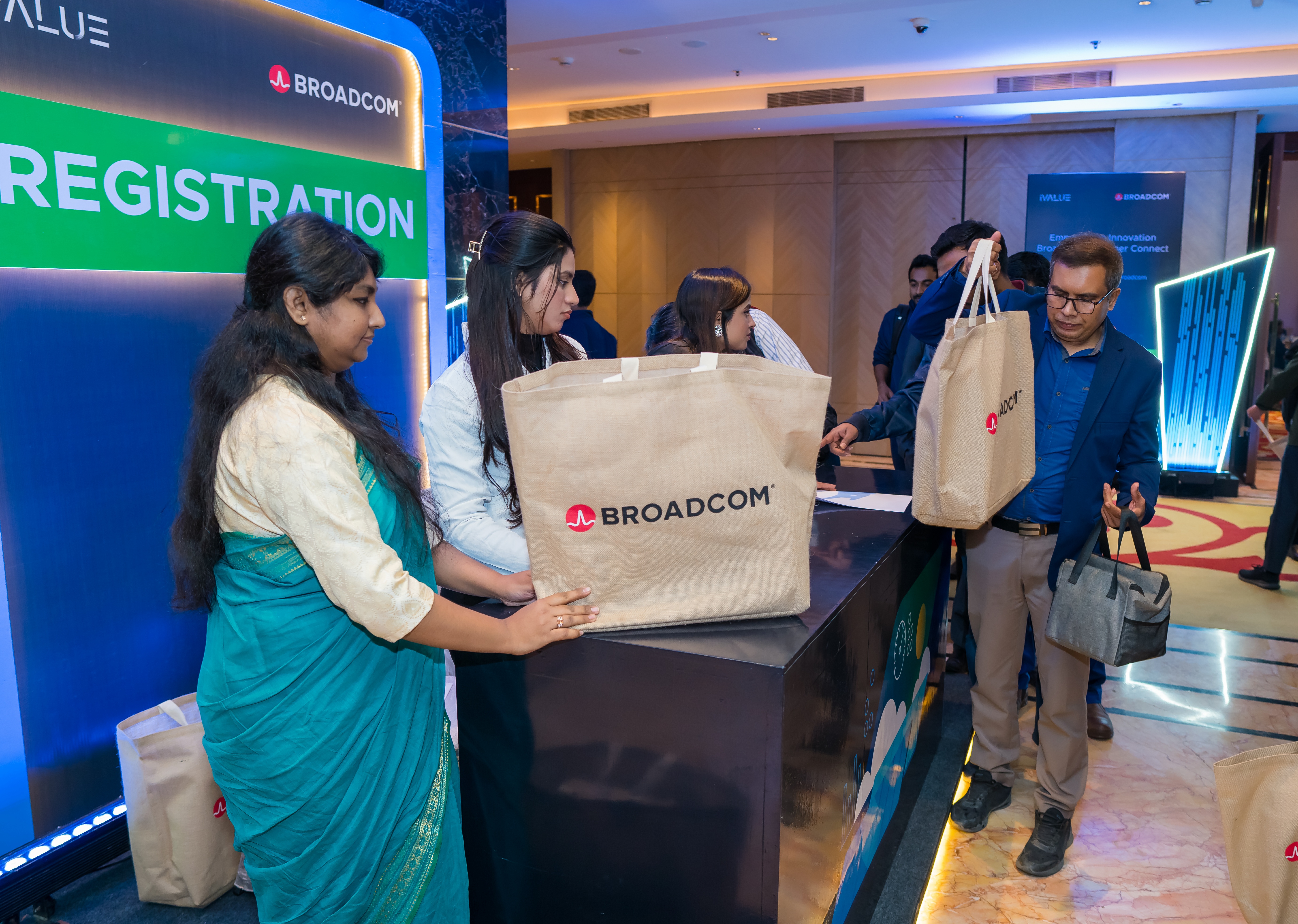 Broadcom Customer Connect guest welcome and gifts.