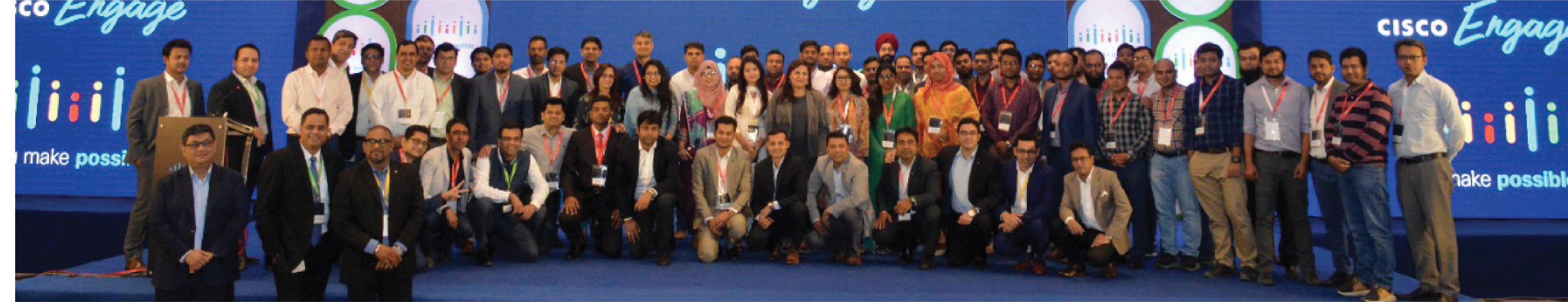 Cisco Engage partners and customers group photograph.